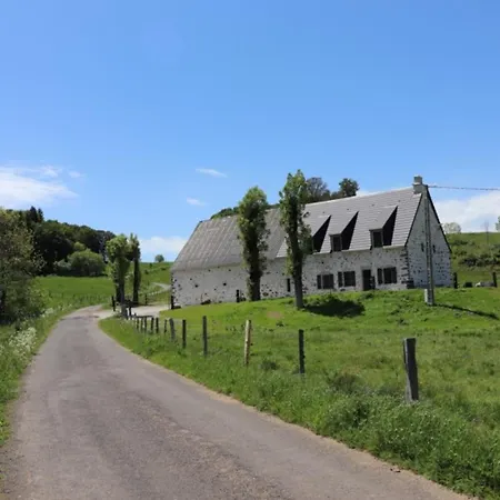 Semesterbostad Maison Renovee Avec Wifi Et Parking, Au Coeur Des Volcans D'auvergne - Fr-1-742-615 Saint-Hippolyte (Cantal)