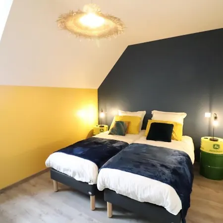 Maison Renovee Avec Wifi Et Parking, Au Coeur Des Volcans D'auvergne - Fr-1-742-615 * Saint-Hippolyte (Cantal)