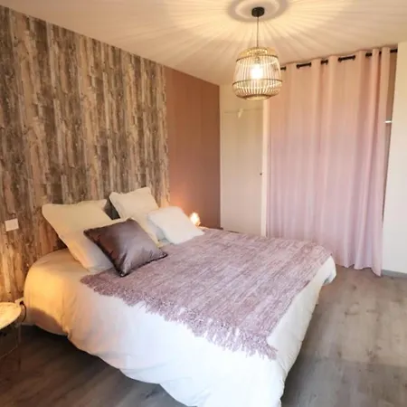 Maison Renovee Avec Wifi Et Parking, Au Coeur Des Volcans D'auvergne - Fr-1-742-615 Semesterbostad *
