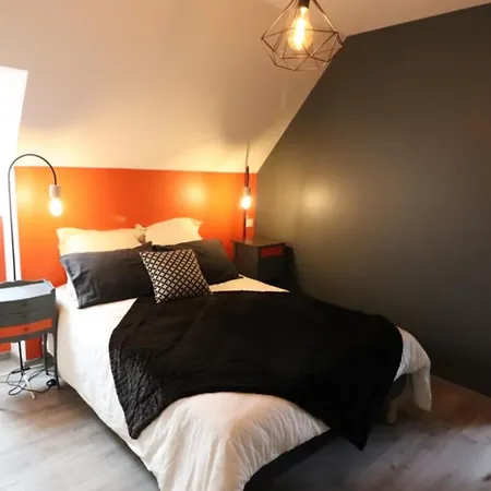 Semesterbostad Maison Renovee Avec Wifi Et Parking, Au Coeur Des Volcans D'auvergne - Fr-1-742-615