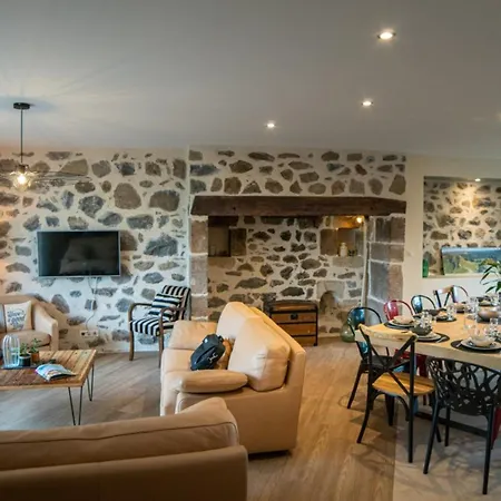 Maison Renovee Avec Wifi Et Parking, Au Coeur Des Volcans D'auvergne - Fr-1-742-615 Semesterbostad Saint-Hippolyte (Cantal)