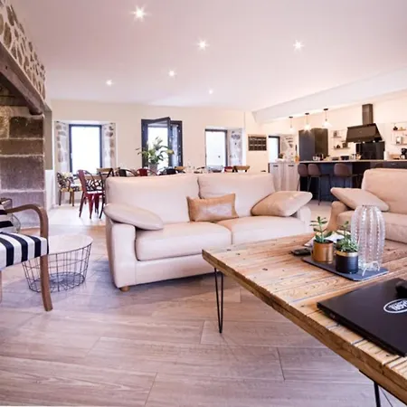 Maison Renovee Avec Wifi Et Parking, Au Coeur Des Volcans D'auvergne - Fr-1-742-615 Saint-Hippolyte (Cantal)